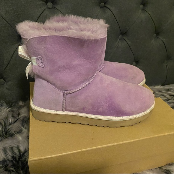 Ugg RARE lavender w/mini Bailey bow! Like new! - Picture 1 of 14
